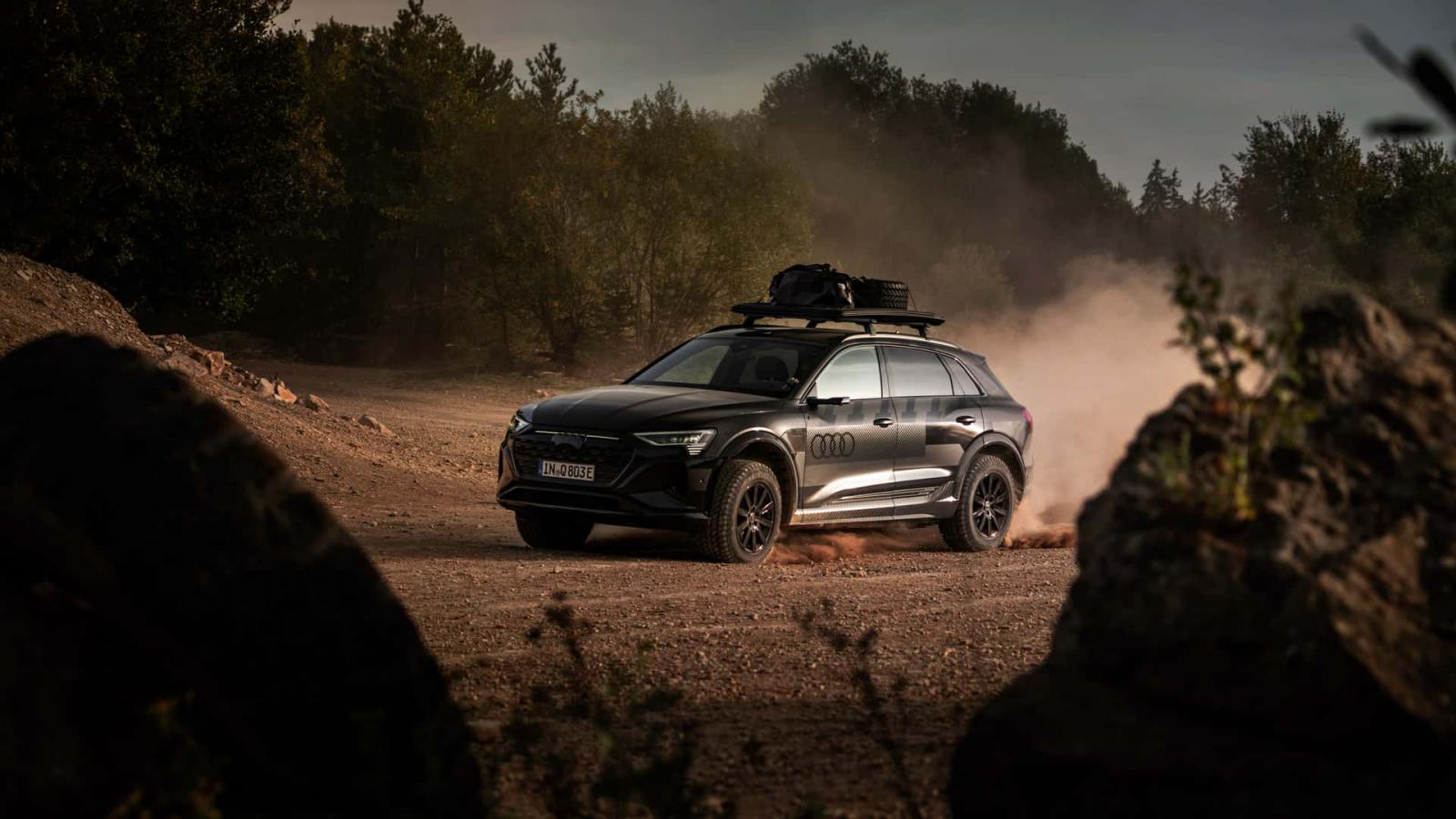 Έτοιμο για αχαλίνωτο off-roading το νέο Audi Q8 e-tron Edition Dakar